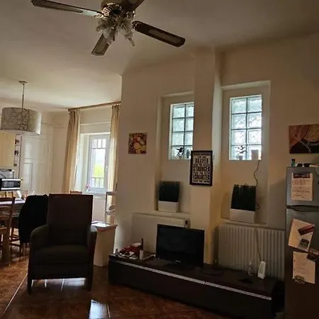 Albert Apartment *