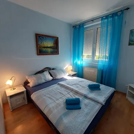 Apartment Albert 아파트 블로톤퓌레드